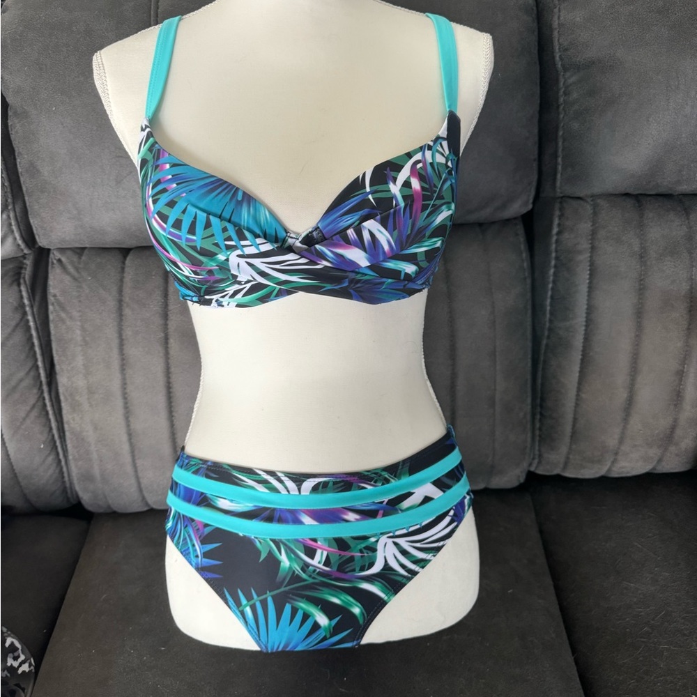 Women’s 2 piece swimsuit